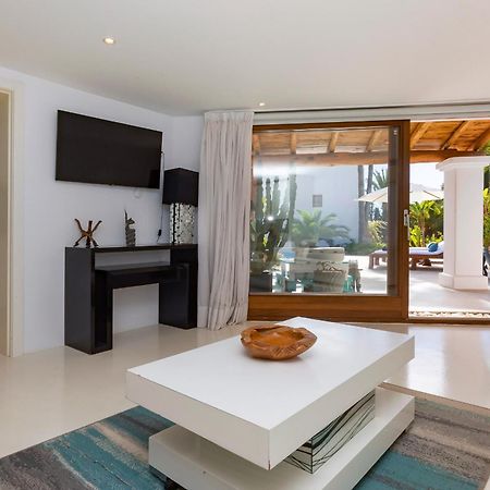 Villa Near Ibiza Town Sleeps 11 To 13 Guests Can Furnet Exterior photo