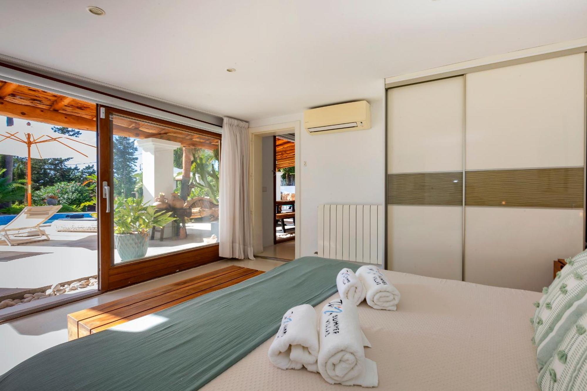 Villa Near Ibiza Town Sleeps 11 To 13 Guests Can Furnet Exterior photo