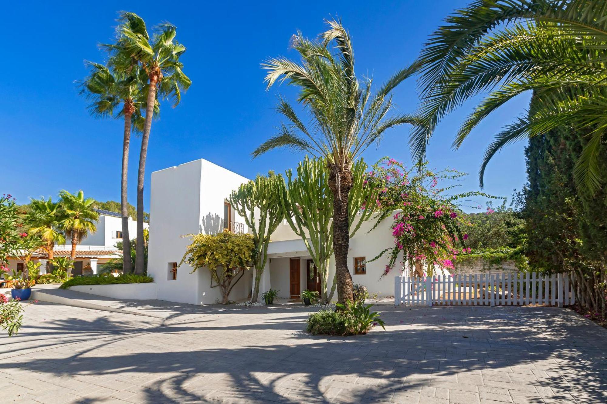 Villa Near Ibiza Town Sleeps 11 To 13 Guests Can Furnet Exterior photo